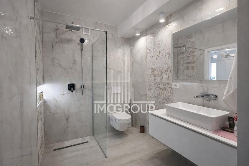 Apartament ultrafinisat cu parcare si priveliste superba, in complexul Zenia - 9