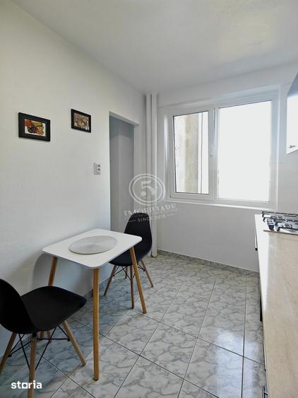Apartament cu 3 camere în Tei