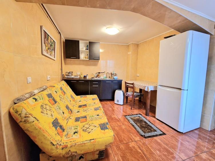 Capitol casa P E curte terasa ideal sediu  firme birouri - 1