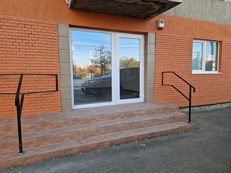 Inchiriez spatiu comercial - 1