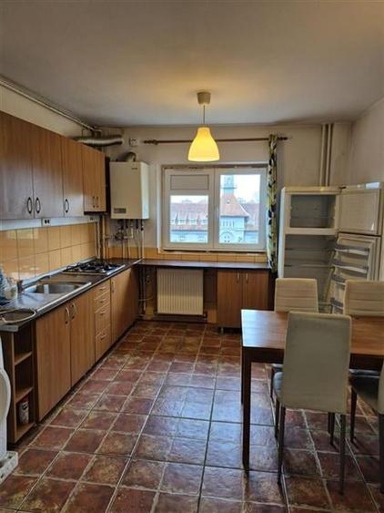 Apartament 2 camere Berceni- Spitalul Obregia - bloc 1981- centrala proprie - 2