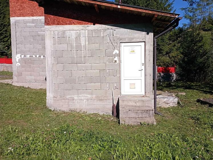 Teren +cladire de vanzare in Statiunea Voineasa - 3