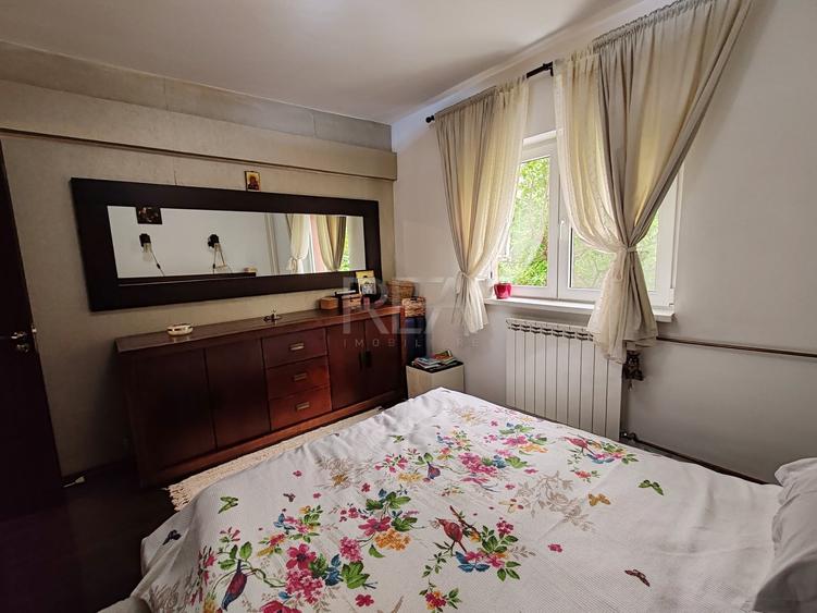 3 camere, decomandat, et 2/8, anvelopat- 13 Septembrie - 6