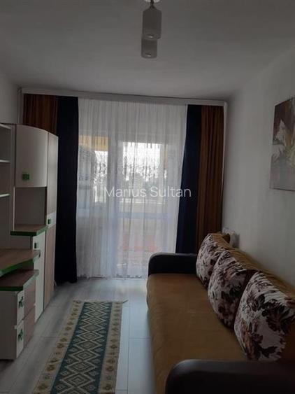 Apartament renovat cu 2 camere etaj intermediar,  Astra, Brasov