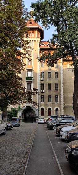 Apartament 2 camere decomandat, ultracentralPiata Lahovari, et2, boxa - 1