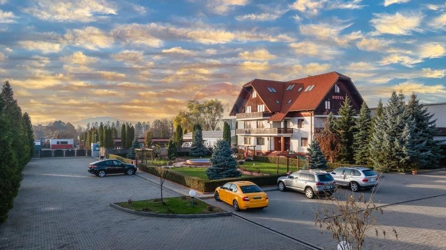 HOTEL,PISCINA SI CORT DE EVENIMENTE | 18080 MP TEREN | GRIVITEI BRASOV - 8