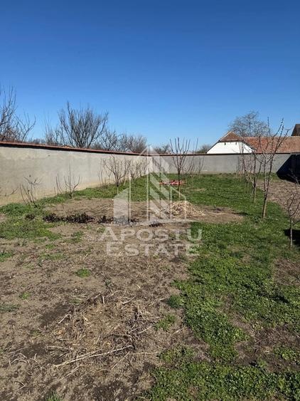 Teren intravilan in Dinias, 996mp, gard de beton si poarta noua - 2