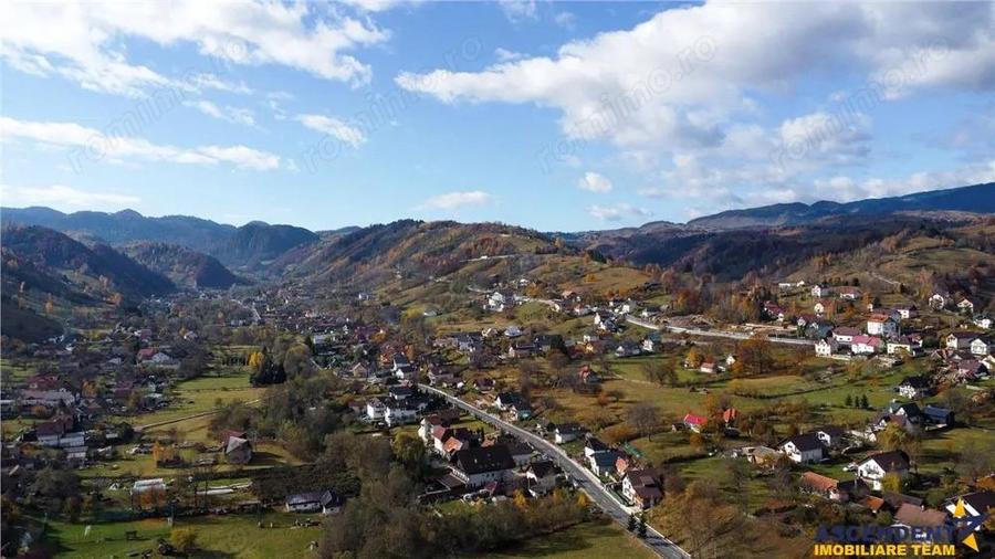 Proprietate autentica, stil traditional:Eco, cu parau pitoresc si vedere spectaculoasa, teren 900 mp - 13