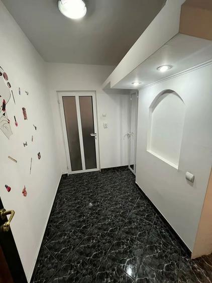 Inchiriez apartament zona malu rosu - 8