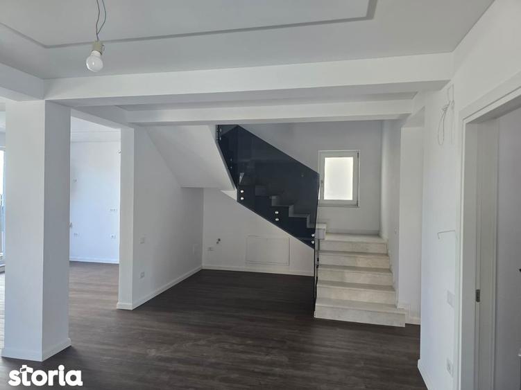 Vila de vanzare in Palazu Mare zona centrala - 13