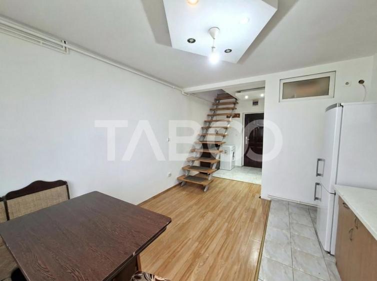 Apartament 2 camere la mansarda renovat de vanzare zona Ipas din Sibiu - 1