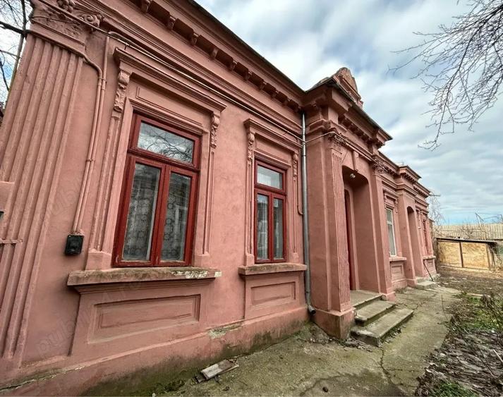 zona centrala 300 mp teren, casa 90mp - 2