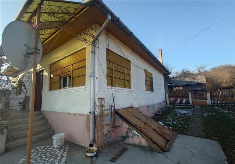 Se vinde Casa si teren cu priveliste, zona rurala - 14