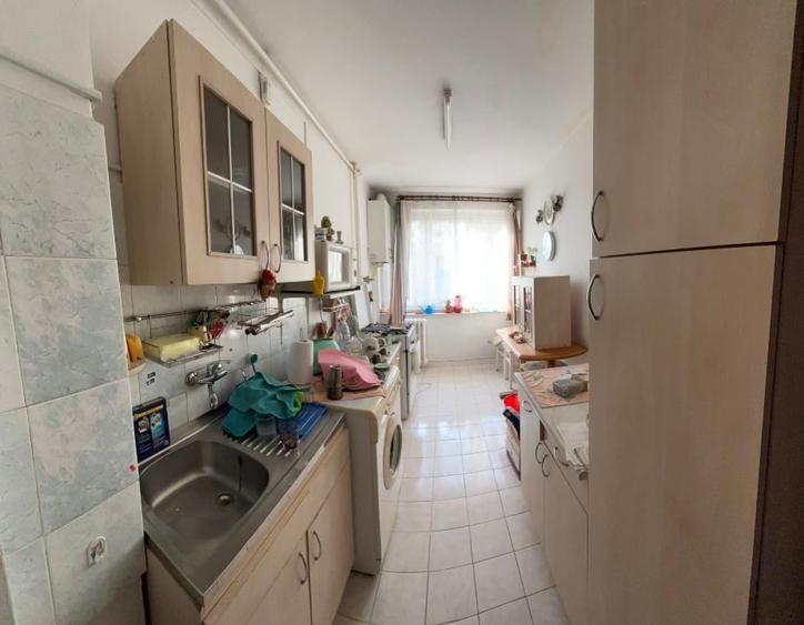 De vanzare apartament 2 camere in Tudor - 7