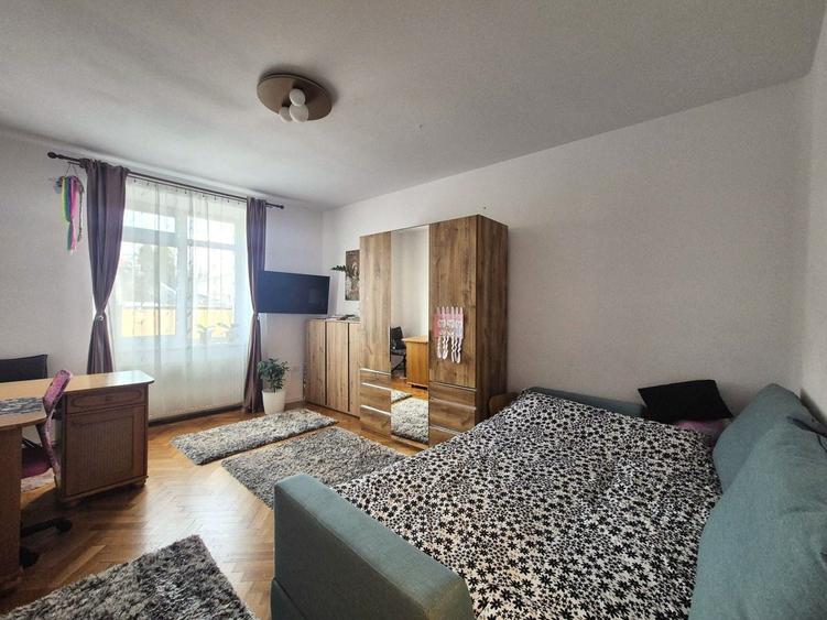 Piața de Miercuri, casă singură în curte, renovată 2025 - 9