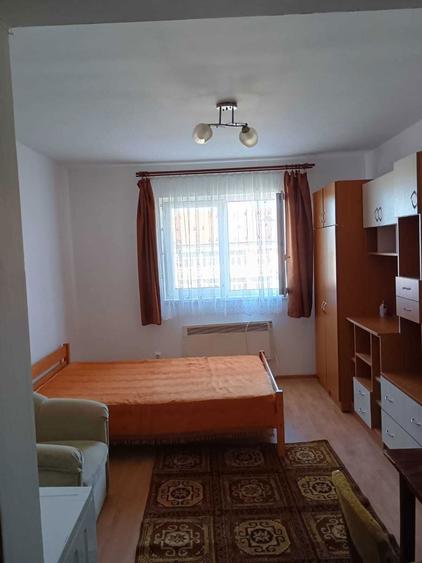 Garsoniera de inchiriat - DOAR termen lung - 240 Euro + garantie - 6