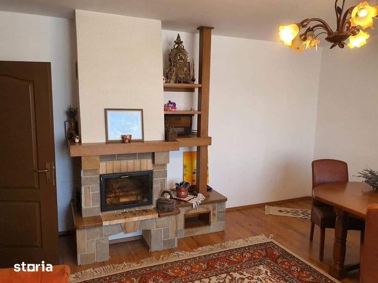 Casa cu mansarda ?i garaj, 6 camere, curte - 1