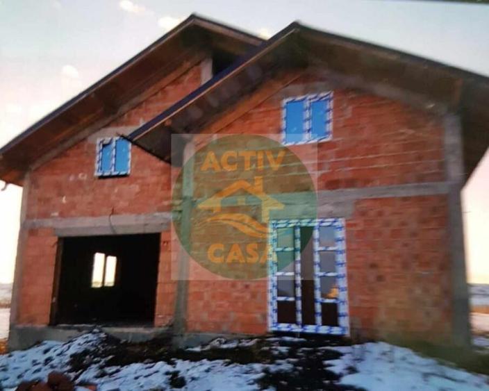 Casa de vanzare la doar 12 km de Roman - 1
