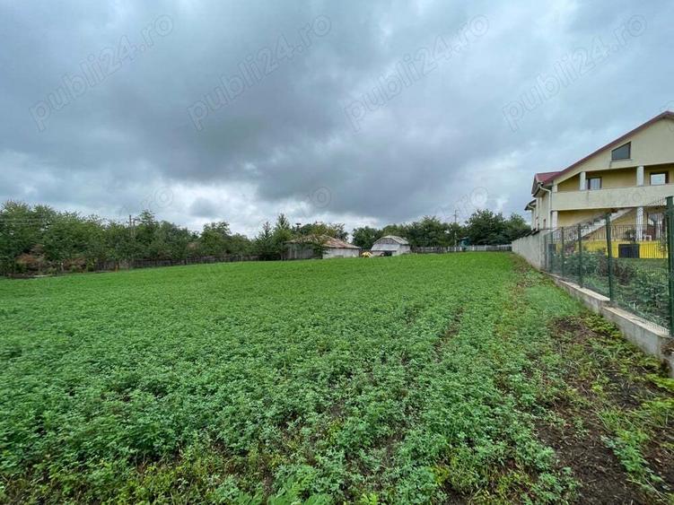 Casa si Gradina de Vanzare Pozitie Centrala pe Loc Drept - 1