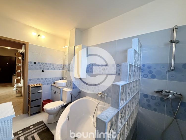 Apartament cu 3 camere decomandat, mobilat în Central
