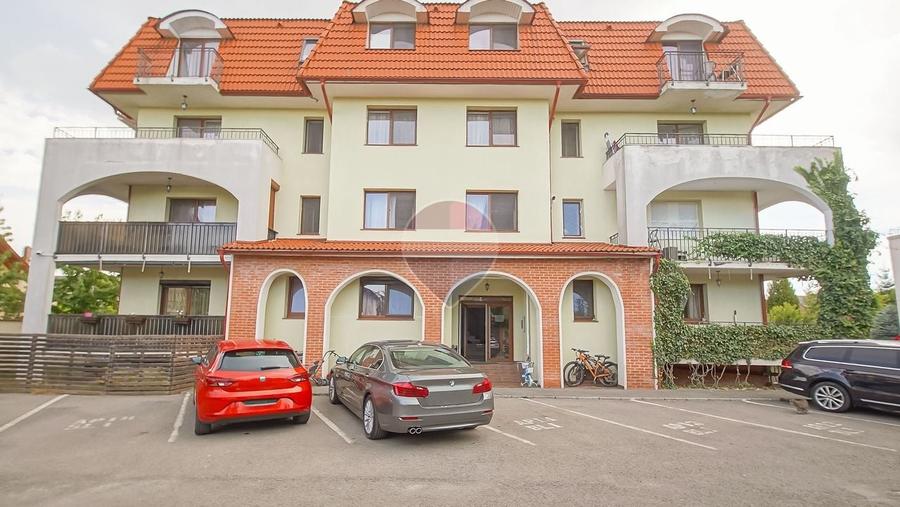 Apartament cu 2 camere decomandat în Tractorul
