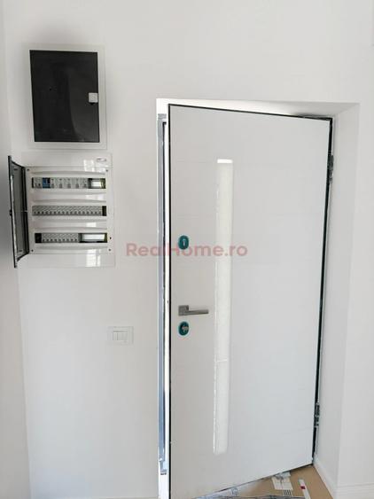 Casă cu 5 camere cu Canalizare în Titan