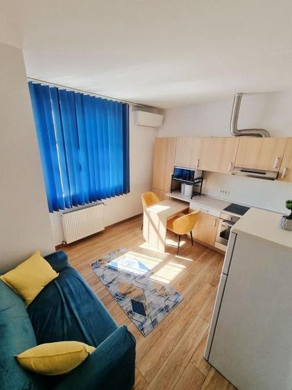 Garsonieră decomandată în Complex Studențesc