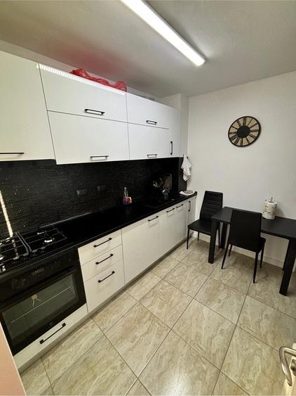 Apartament cu 2 camere decomandat în Titan