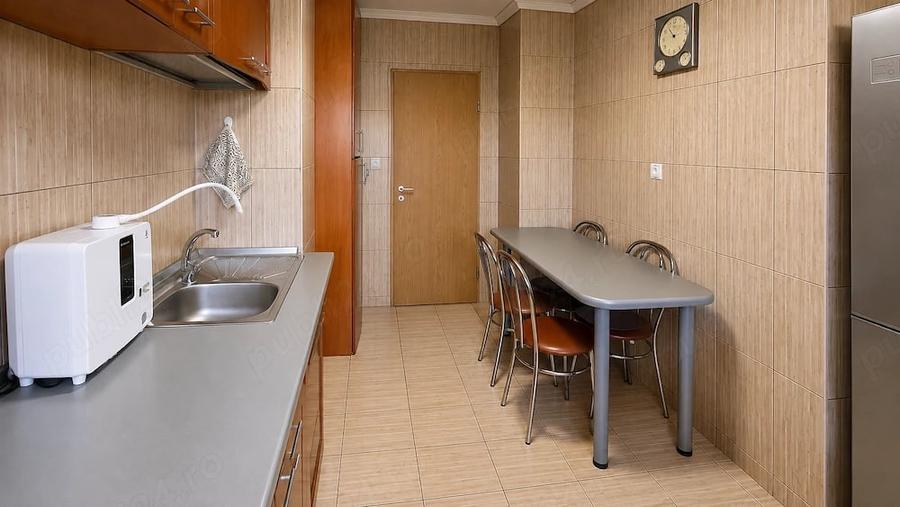 Apartament cu 3 camere decomandat în Rolast