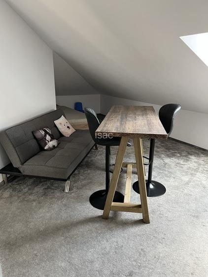 Apartament o camera de inchiriat in Dumbravita mansarda