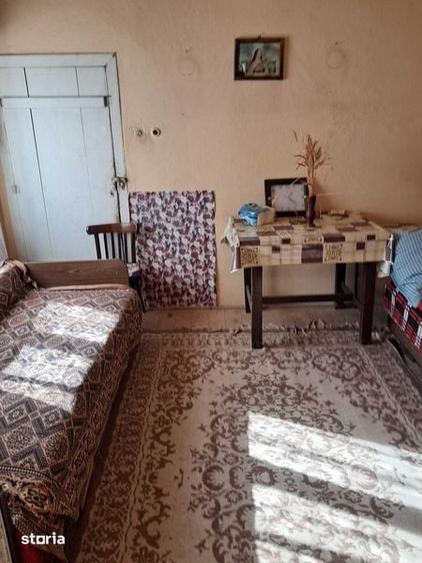 Casă cu 2 camere cu Teren 100 Mp în Pericei