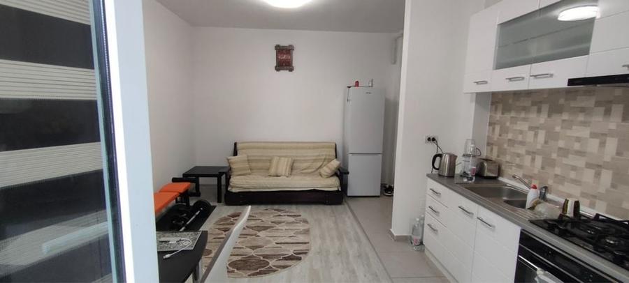 Apartament cu 2 camere decomandat în Roșu