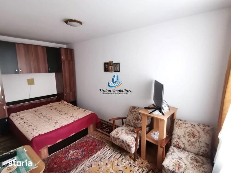 Apartament cu 3 camere semidecomandat în Dărmănești