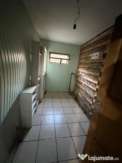 Casă cu 4 camere în Buștenari