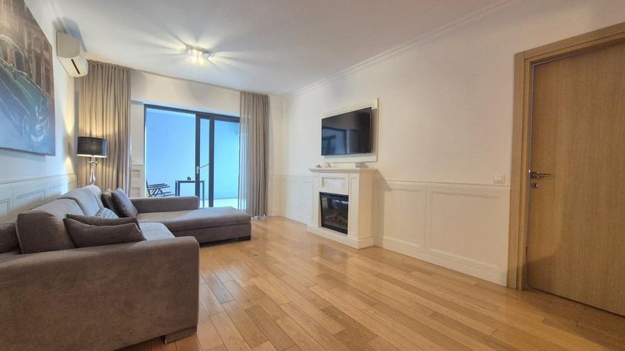 Apartament cu 3 camere semidecomandat în Aviației