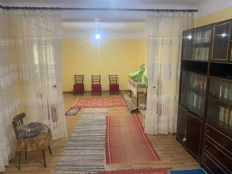 Casă cu 5 camere în Bârlad