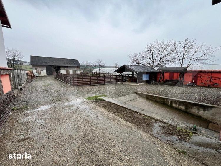 Casă cu 4 camere cu Teren 1400 Mp în Dumitra