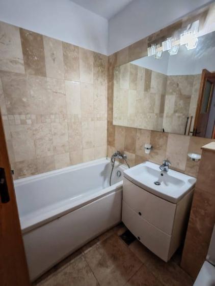 Apartament cu 3 camere decomandat, mobilat în Păcurari