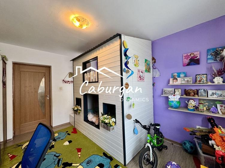 Apartament cu 3 camere semidecomandat, mobilat în Șelimbăr