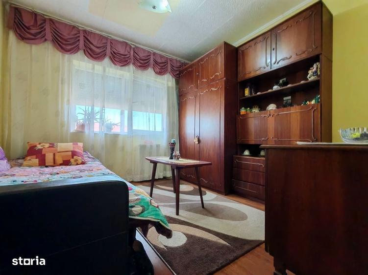 Apartament cu 3 camere decomandat în Rogerius