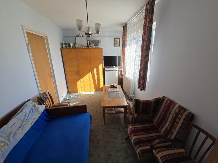 Apartament cu 2 camere semidecomandat în Uiasca