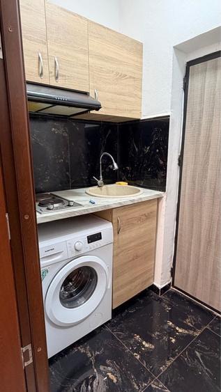 Garsonieră decomandată în Central