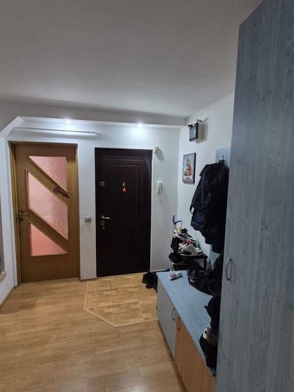 vand apartament doua camere - 4