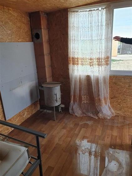 Teren intravilan cu cabana in Pausa - 11