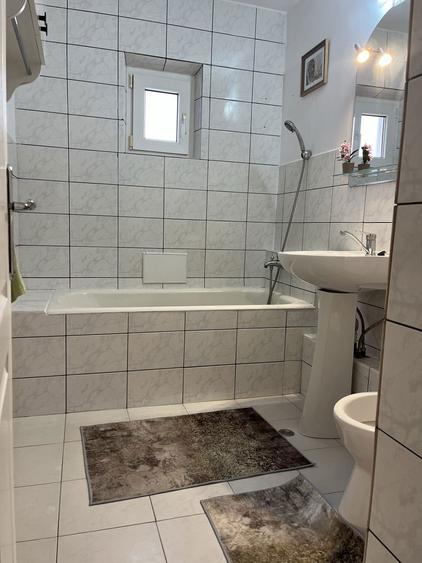 Inchiriez apartament 2 camere - 7