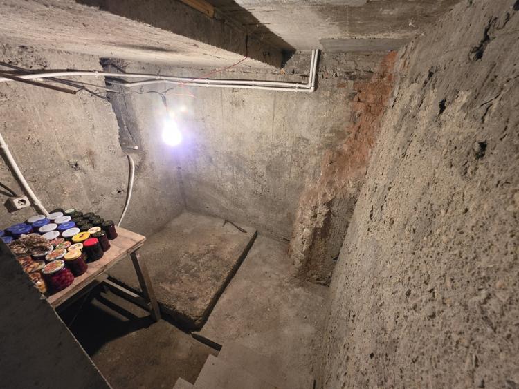 Casă individuală cu 5 camere cu Garaj în Valu lui Traian