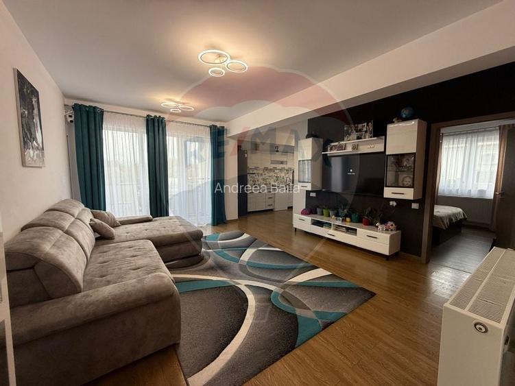 Apartament cu 3 camere de vanzare pe str EA Bieltz