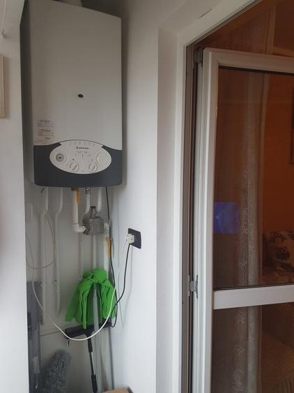 Apartament doua camere semidecomandat, etaj trei renovat bucatarie mare, mobilat - 13