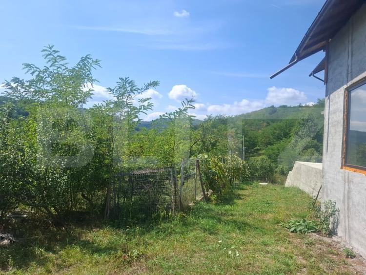 Casă individuală cu 6 camere cu Teren 1832 Mp în Glodeni