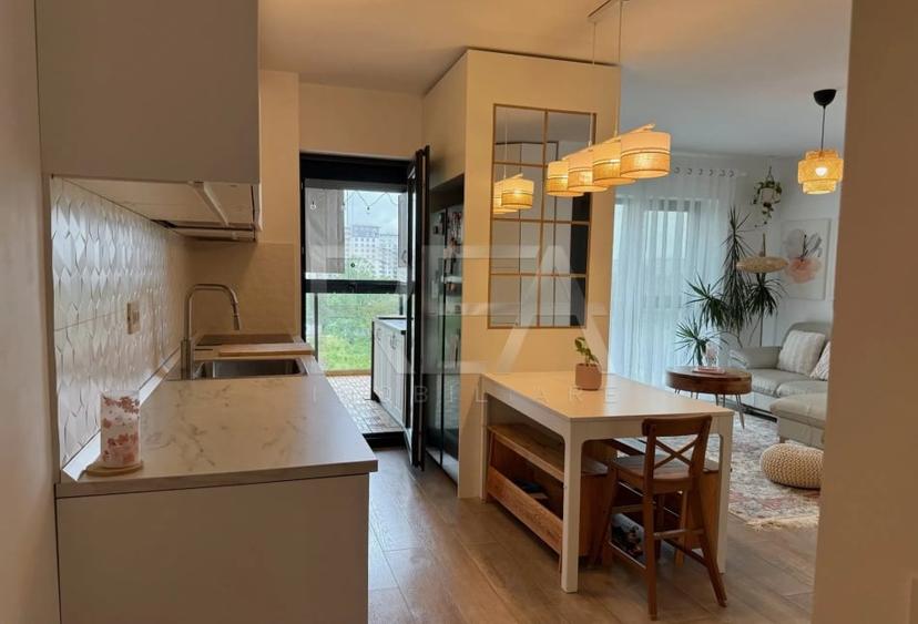 Apartament cu 5 camere decomandat, mobilat în Pajura